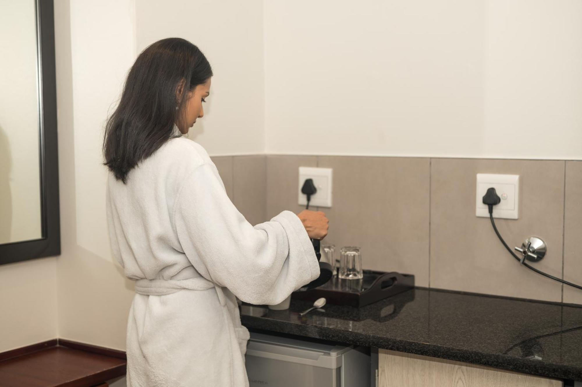 Anew Hotel Hatfield Pretoria-Noord Εξωτερικό φωτογραφία